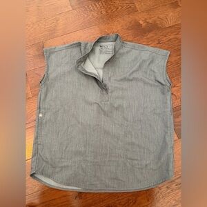 Figs Women’s Charcoal Sleeveless Scrub Top